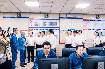 王寧、楊興平視察瀘天化00 (3).jpg