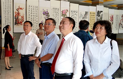 瀘天化股份公司舉行“三慶”活動文學書畫攝影作品展