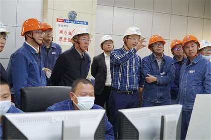 集團(tuán)公司領(lǐng)導(dǎo)率隊(duì)到股份公司進(jìn)行“五一”節(jié)前安全大檢查