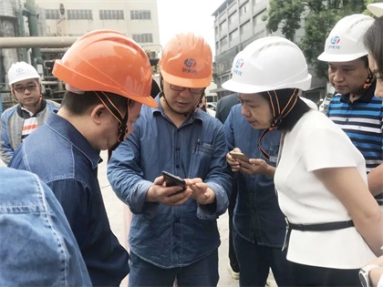 瀘州市副市長(zhǎng)徐利檢查我公司安全生產(chǎn)雙重預(yù)防體系建設(shè)工作