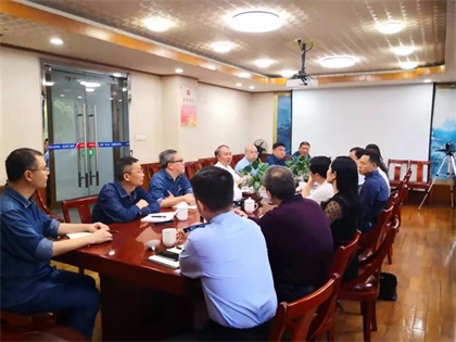 納溪區(qū)人大選舉委員會(huì)到瀘天化指導(dǎo)選舉工作