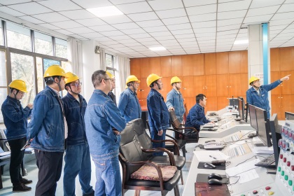 瀘天化股份公司黨委書記、董事長廖廷君帶隊開展“兩會”期間安全生產(chǎn)檢查