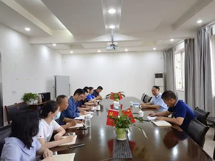 瀘天化股份公司黨委書記、董事長廖廷君到進(jìn)出口公司調(diào)研指導(dǎo)工作