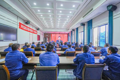 今天，你我共享祖國(guó)的榮光！