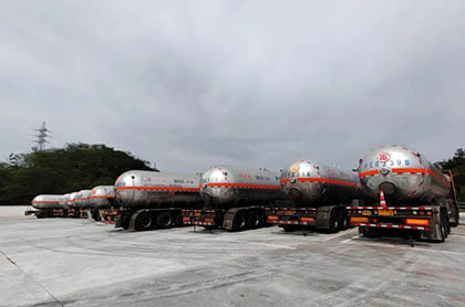 瀘天化股份公司液氨運(yùn)輸車輛停車場(chǎng)升級(jí)改造項(xiàng)目一次性通過(guò)竣工驗(yàn)收